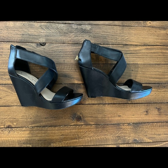 Black platform wedges - Picture 2 of 9